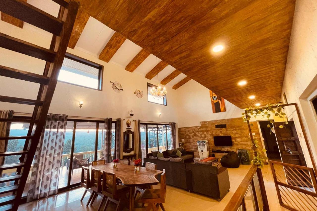 Stayvista's Serenity Hills: Luxe Retreat with Valley Views and Pool Mahabaleshwar Exterior photo