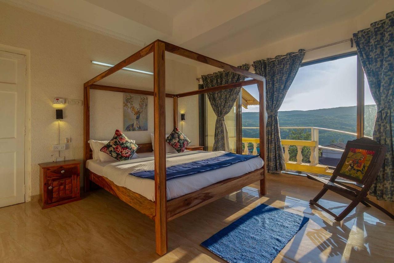 Stayvista's Serenity Hills: Luxe Retreat with Valley Views and Pool Mahabaleshwar Exterior photo