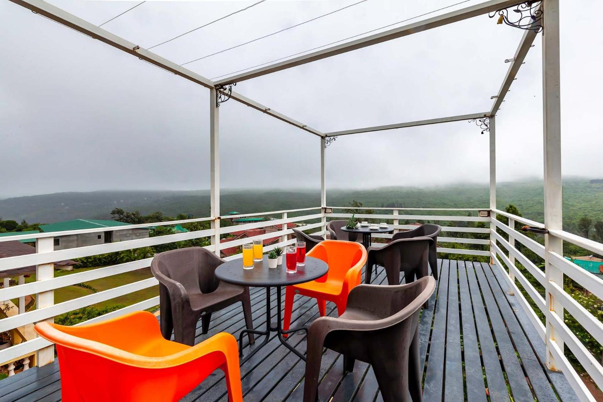 Stayvista's Serenity Hills: Luxe Retreat with Valley Views and Pool Mahabaleshwar Exterior photo
