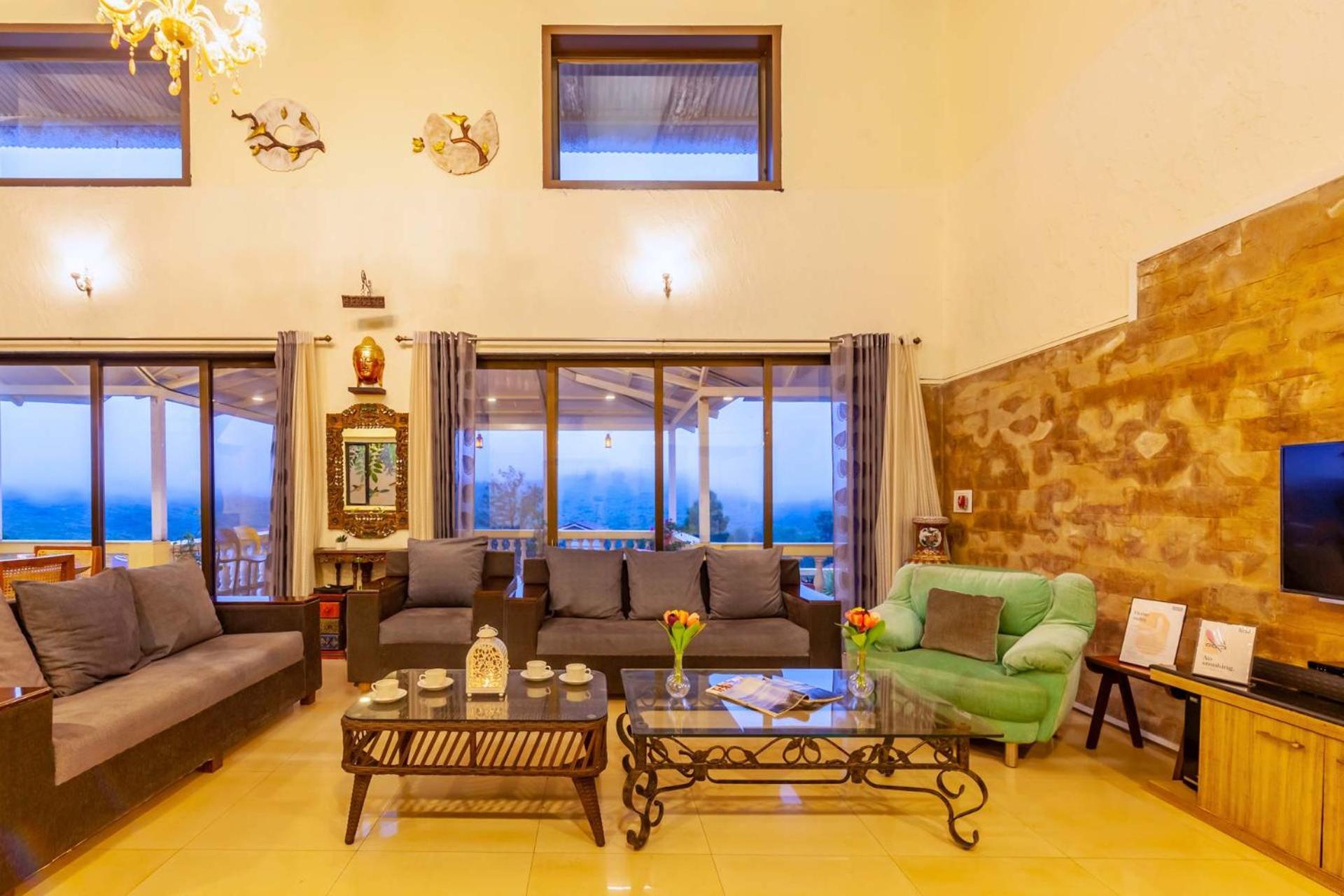 Stayvista's Serenity Hills: Luxe Retreat with Valley Views and Pool Mahabaleshwar Exterior photo