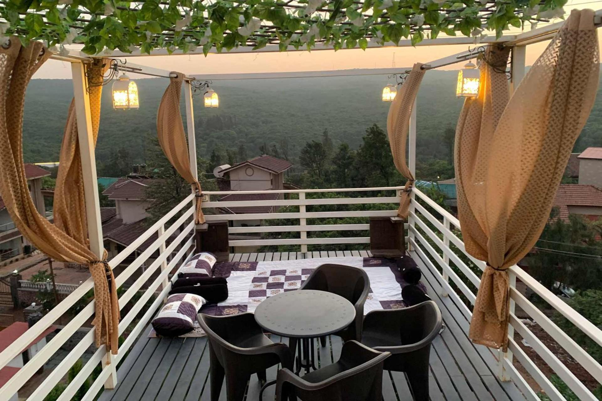 Stayvista's Serenity Hills: Luxe Retreat with Valley Views and Pool Mahabaleshwar Exterior photo